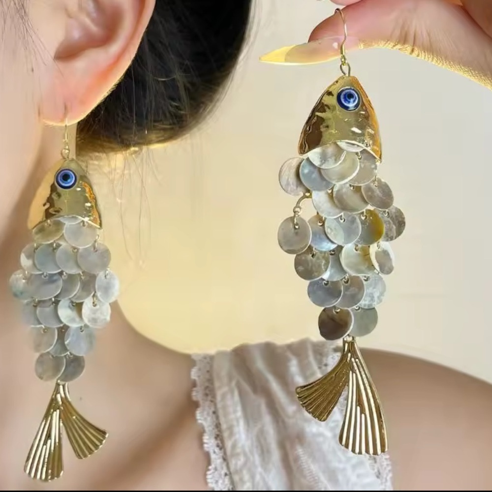 Perla Fish Goddess Gold Earrings